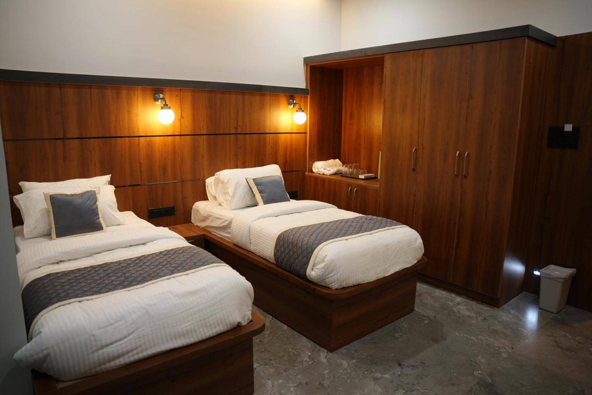 Hotel Sarvam Residency Sagar  Esterno foto