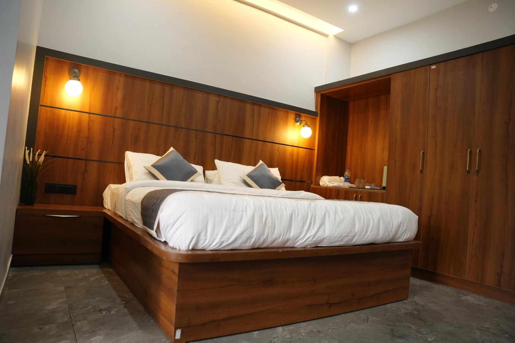 Hotel Sarvam Residency Sagar  Esterno foto